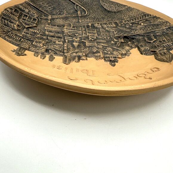 Tbilisi, Georgia Collectors Clay Plate 8" with raised design RARE - Picture 7 of 9
